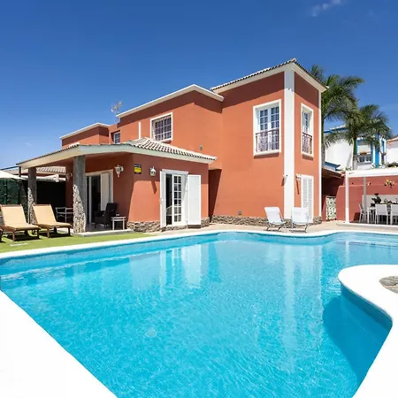 Vakantiehuis Chloe Tenerifesummervillas Giant Private Pool 11 Meters Long