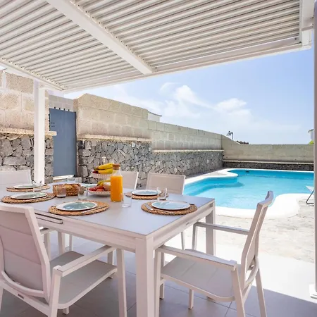 Chloe Tenerifesummervillas Giant Private Pool 11 Meters Long Vakantiehuis Costa Adeje (Tenerife)