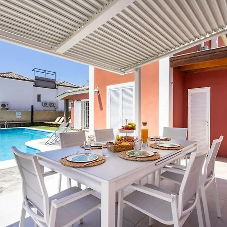 Vakantiehuis Chloe Tenerifesummervillas Giant Private Pool 11 Meters Long