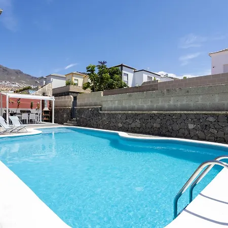 Vakantiehuis Chloe Tenerifesummervillas Giant Private Pool 11 Meters Long