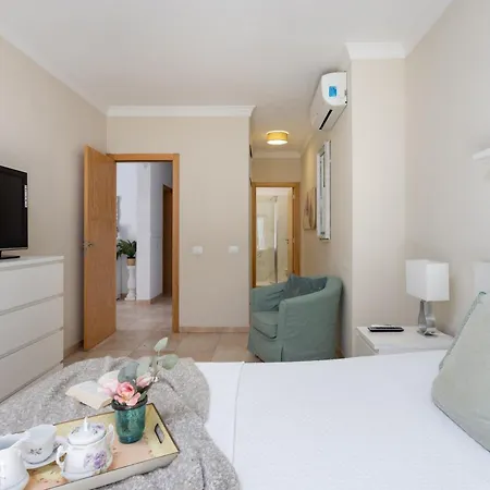 Vakantiehuis Chloe Tenerifesummervillas Giant Private Pool 11 Meters Long